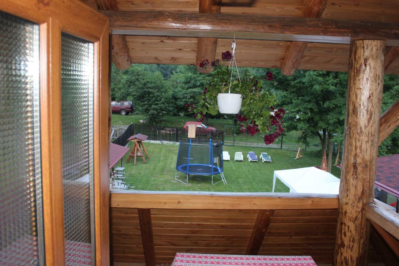 Conacul De Sub Munte Novaci-Străini Exterior foto